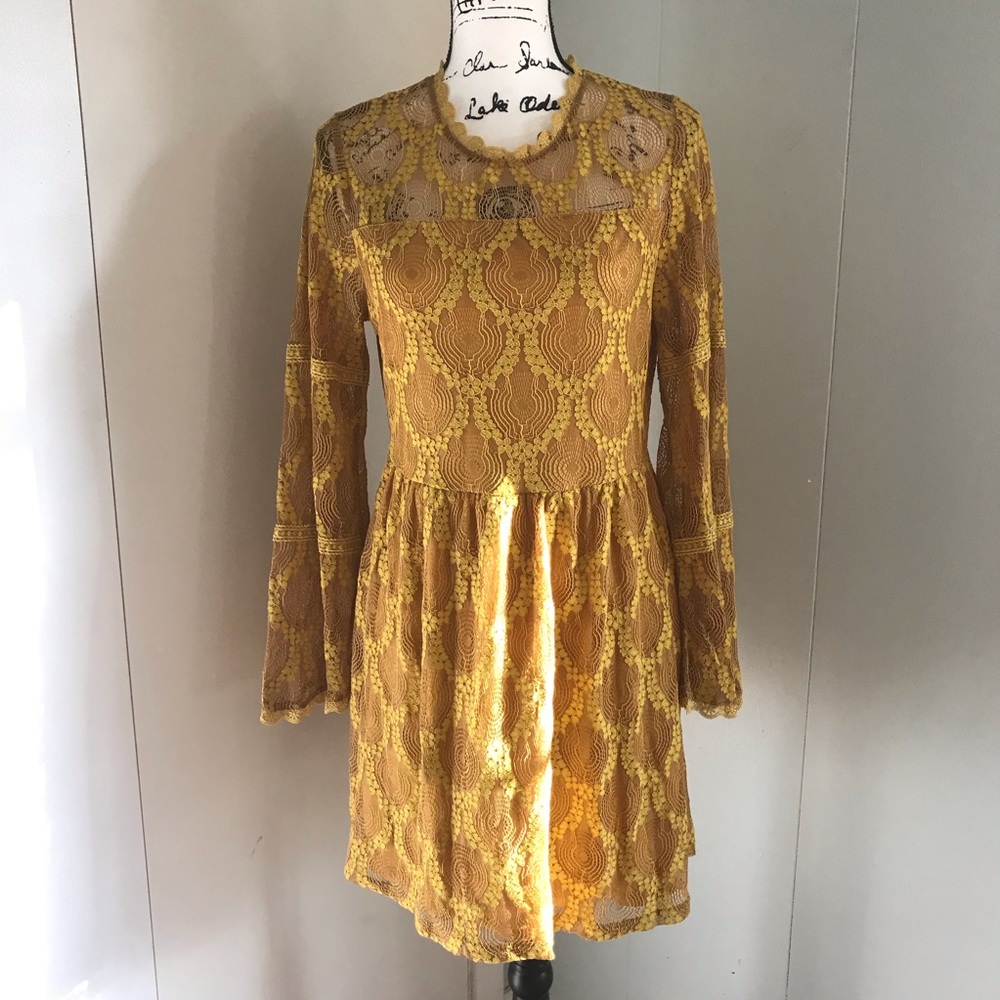💲🔴Xhilaration  lace dress size M